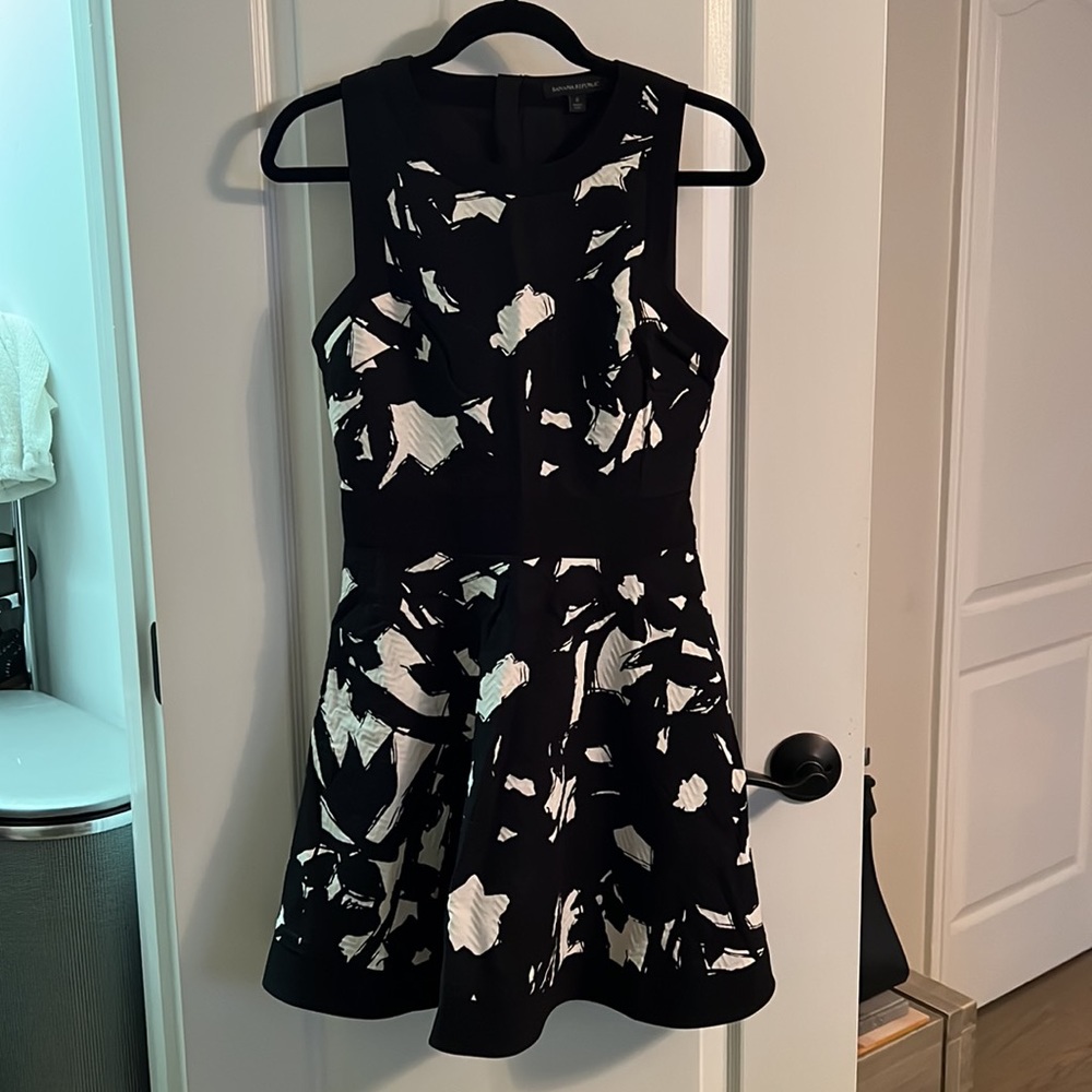 Banana Republic Dress Woven Floral Textured Fit Flare Size 6 - Picture 3 of 6